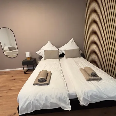 160qm - 6 - Parkplatz - Zentrum - Mallibase Apartment *