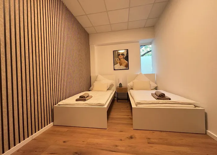 160qm - 6 - Parkplatz - Zentrum - Mallibase Hannover