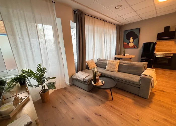 160qm - 6 - Parkplatz - Zentrum - Mallibase Apartment